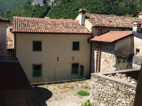 <p>OTTIMA OPPORTUNITA'! Villa unifamiliare, buono stato, 600 mq, Cison di Valmarino Interessante ...
