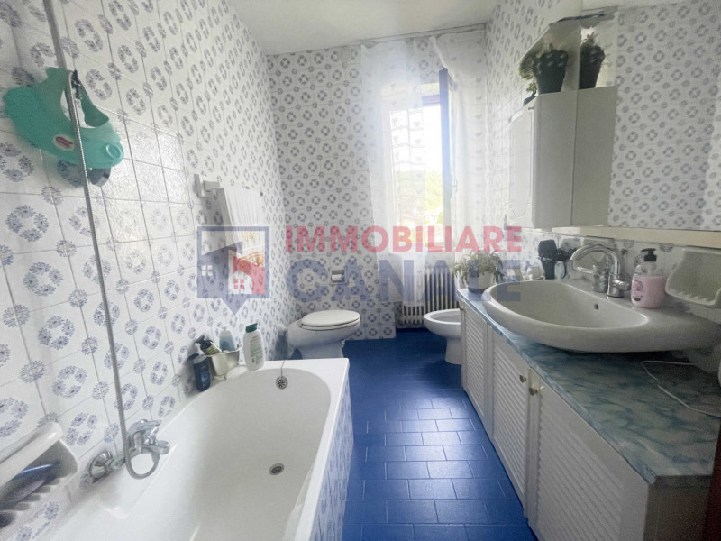 In tranquilla zona residenziale di Chiuppano proponiamo in vendita porzione di bifamiliare (Unità...