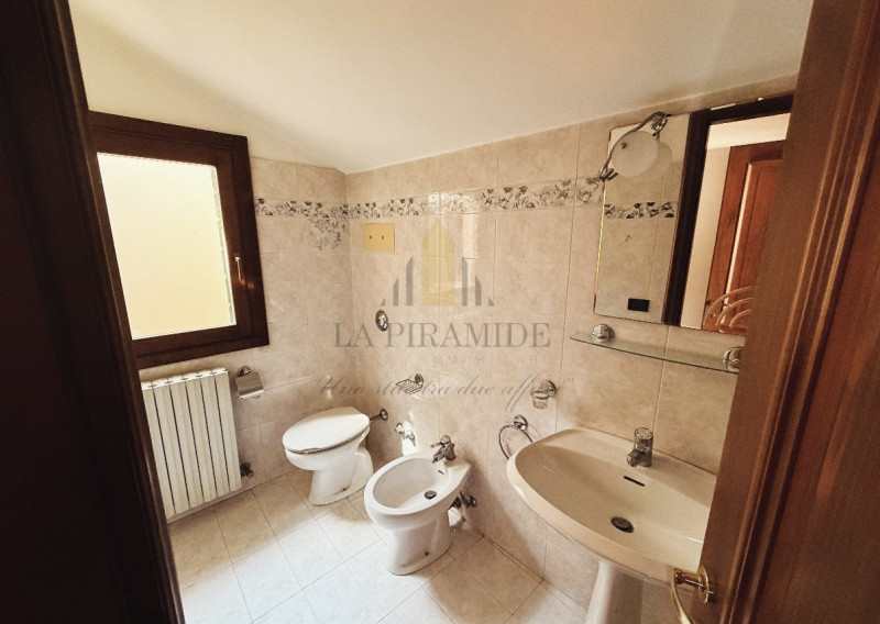 CENTRO STORICO DUPLEX RIF
Nel prestigioso contesto del centro storico di Padova, in zona Via Beat...