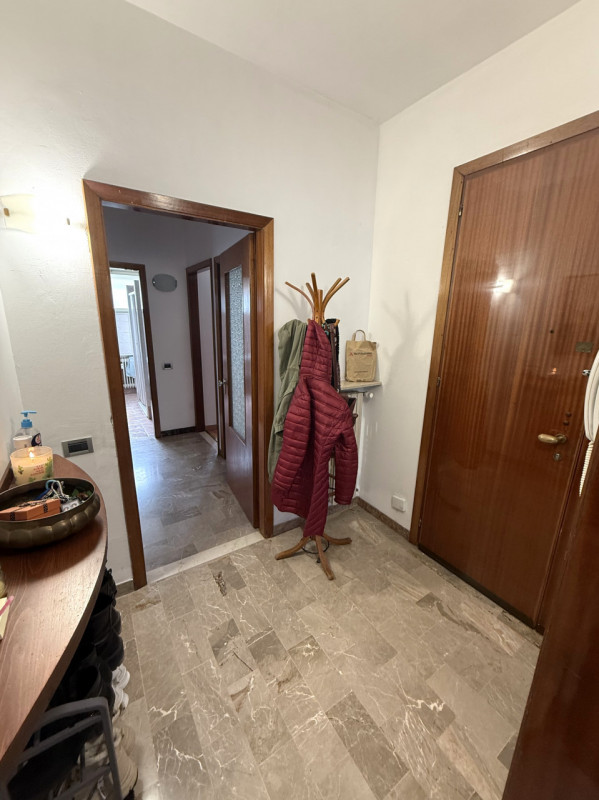 SAN BELLINO: in posizione strategica, comodo a tutti i principali servizi (supermercati, scuole, ...
