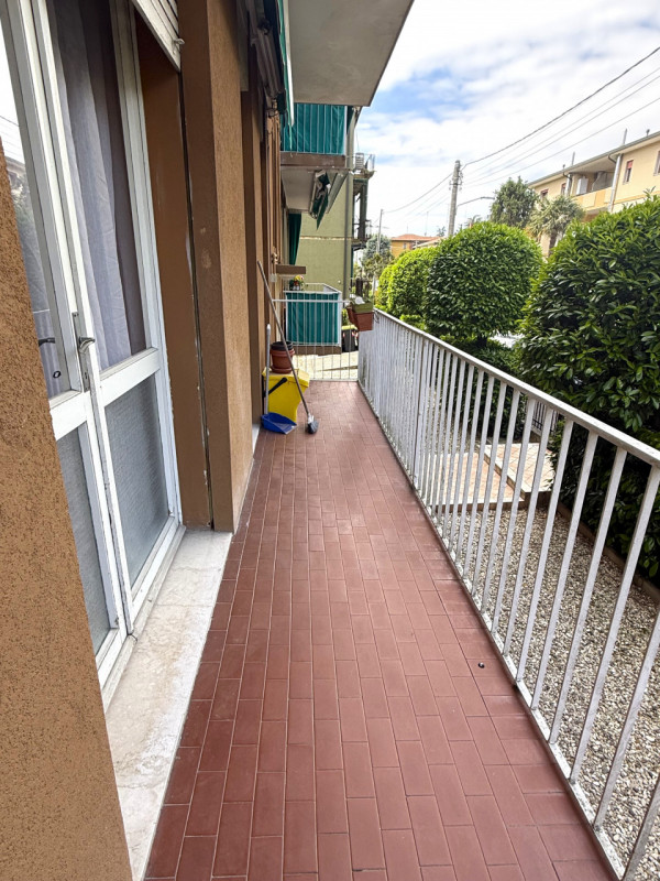 SAN BELLINO: in posizione strategica, comodo a tutti i principali servizi (supermercati, scuole, ...