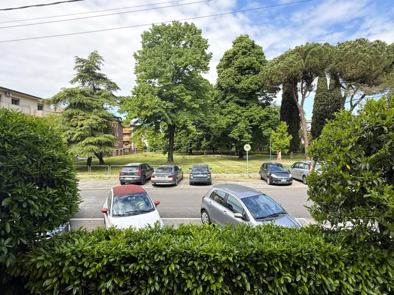 SAN BELLINO: in posizione strategica, comodo a tutti i principali servizi (supermercati, scuole, ...