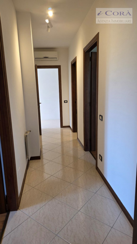 Teolo San Biagio affittasi appartamento arredato piano primo con ascensore, ben mantenuto. Reside...