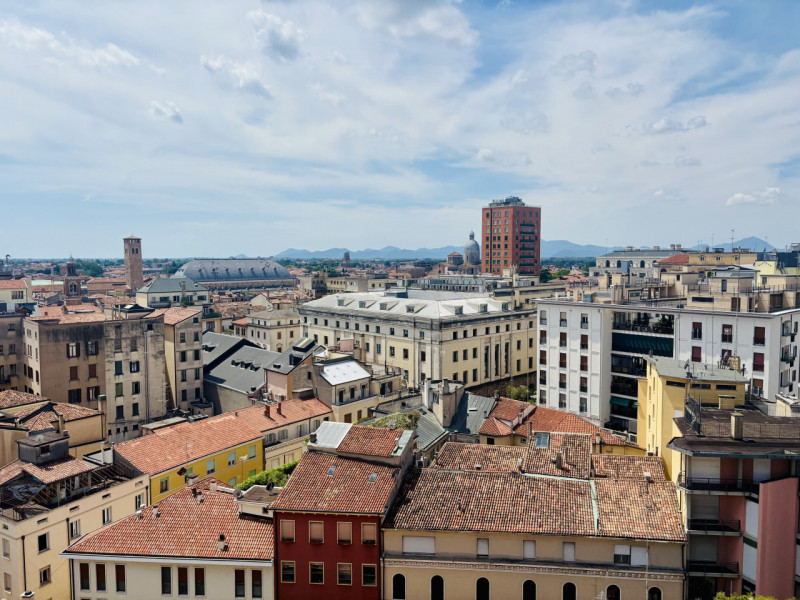 Per info, Maddalena 351 799 3937, riferimento annuncio: MD11

Largo Europa - Proponiamo in vendit...