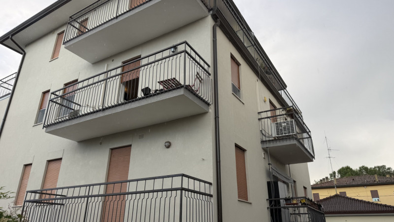 Scopri il tuo nuovo rifugio nel cuore di Sacro Cuore, uno dei quartieri più ambiti di Padova. Que...