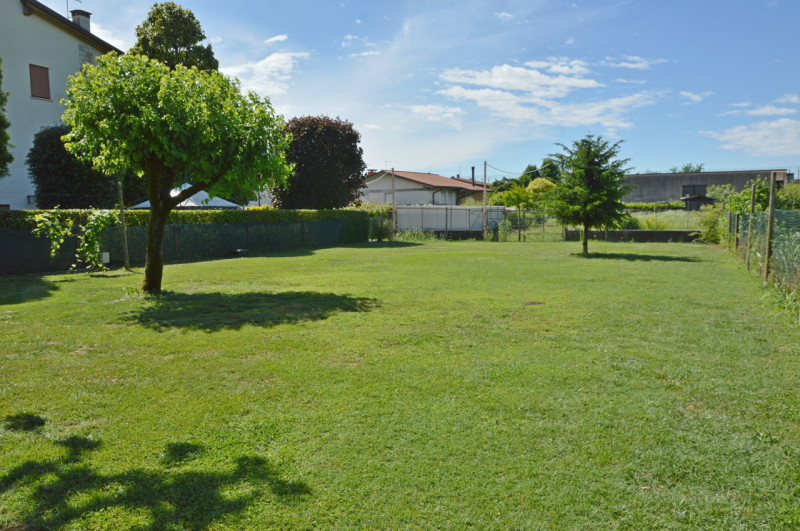 Bassano del Grappa (Marchesane) – Splendida Casa Singola Ristrutturata con Terreno Edificabile
Si...