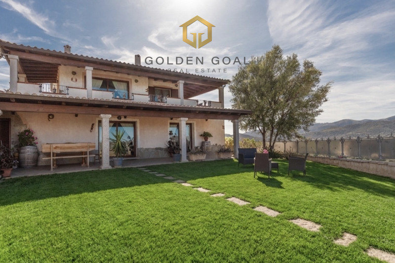 Villa in Vendita a Nuoro