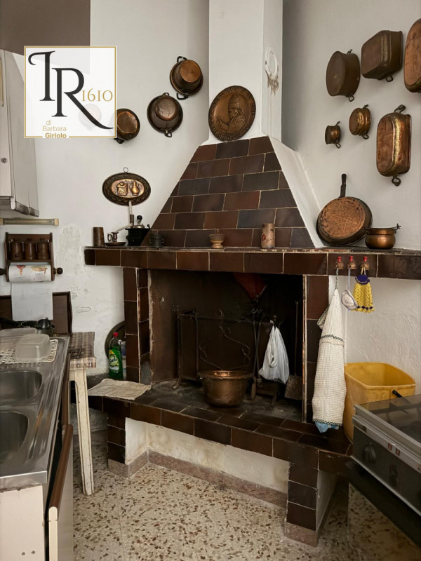 Nel cuore del paese di Masi, proponiamo in vendita una splendida casa singola terratetto ideale p...