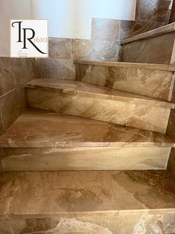 Nel cuore del paese di Masi, proponiamo in vendita una splendida casa singola terratetto ideale p...
