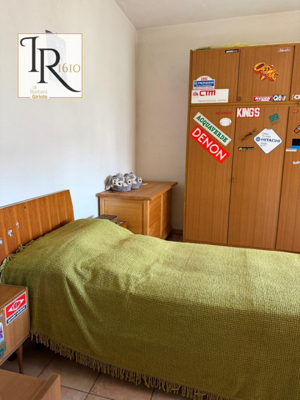 Nel cuore del paese di Masi, proponiamo in vendita una splendida casa singola terratetto ideale p...
