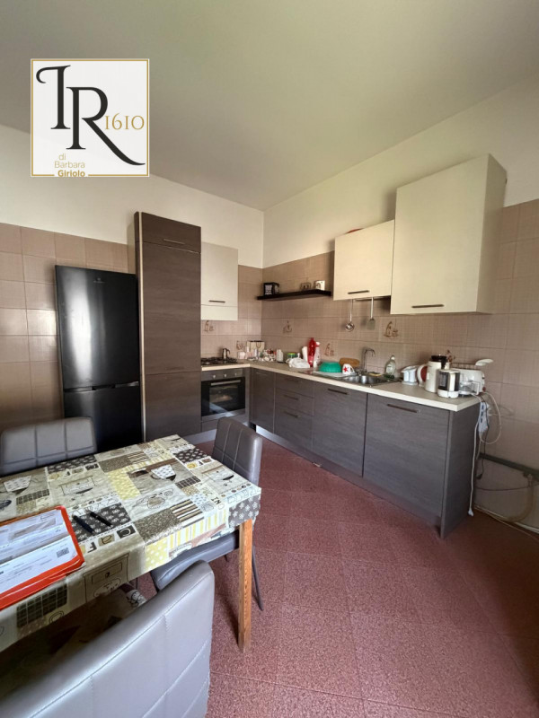 Nel cuore del paese di Masi, proponiamo in vendita una splendida casa singola terratetto ideale p...