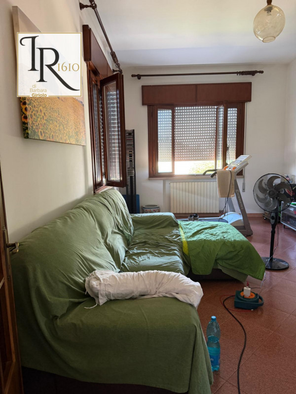 Nel cuore del paese di Masi, proponiamo in vendita una splendida casa singola terratetto ideale p...