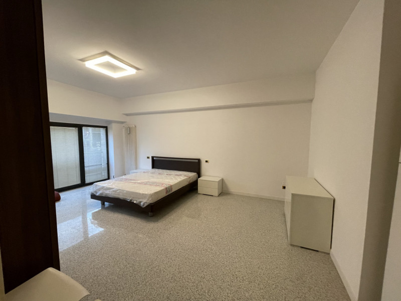 Corso Vittorio Emanuele, ottimo condominio tetto e tinte appena rifatti, proponiamo appartamento ...