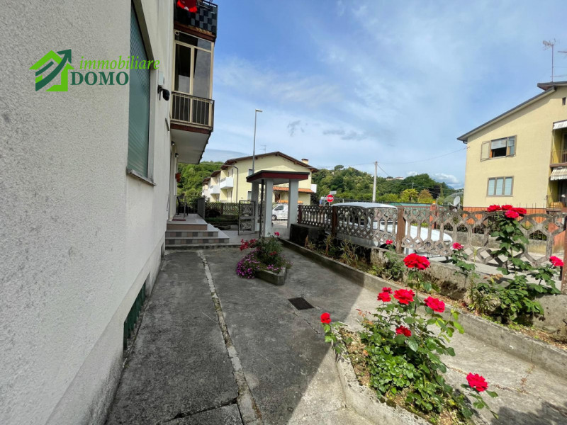 SCHIO (Cà Trenta): In una delle zone più richieste e tranquille di Schio, proponiamo in vendita u...