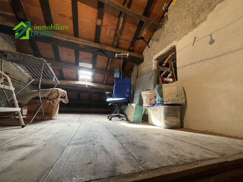 Nel cuore del centro di Santorso, in una zona leggermente collinare che garantisce tranquillità e...