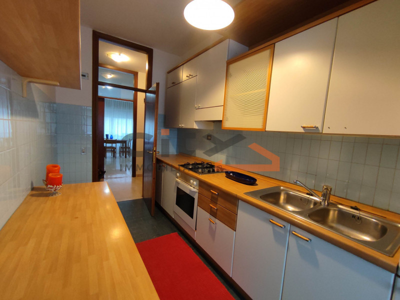 Viale Venezia, Bassano del Grappa – trilocale al 4° piano con ascensore

In posizione comoda e st...