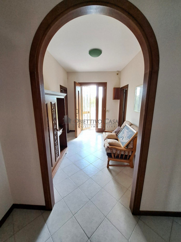 Rif.VIG01 - Proponiamo in vendita, a Galta di Vigonovo, una proprietà singola di grande personali...