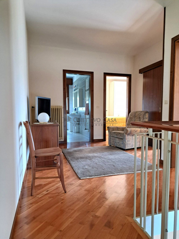 Rif.VIG01 - Proponiamo in vendita, a Galta di Vigonovo, una proprietà singola di grande personali...
