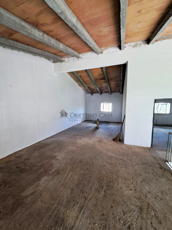 Rif.VIG01 - Proponiamo in vendita, a Galta di Vigonovo, una proprietà singola di grande personali...