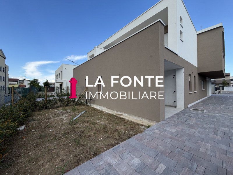 VILLATORA DI SAONARA - in q.re di nuove costruzioni - NUOVA BIFAMILIARE DI DESIGNER MODERNO E CON...