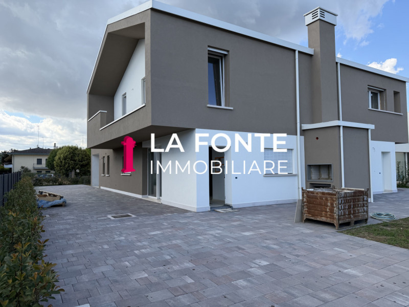 VILLATORA DI SAONARA - in q.re di nuove costruzioni - NUOVA BIFAMILIARE DI DESIGNER MODERNO E CON...