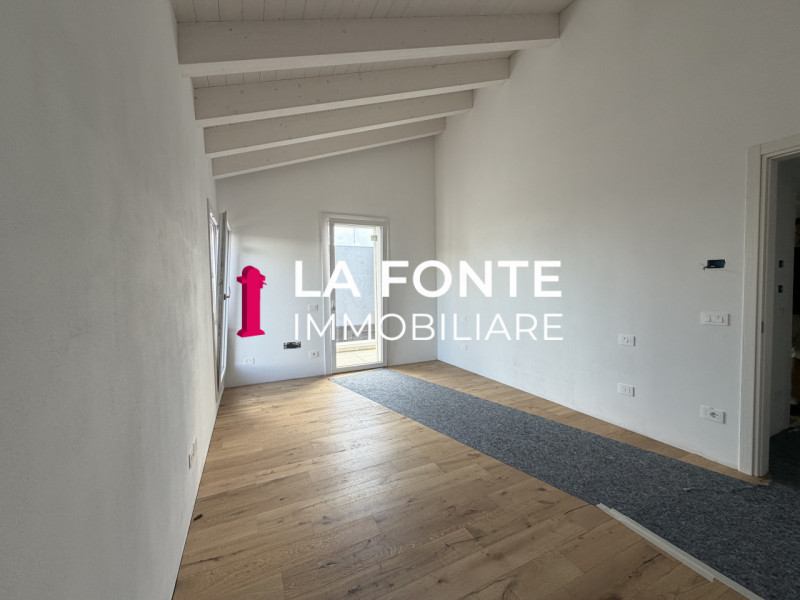 VILLATORA DI SAONARA - in q.re di nuove costruzioni - NUOVA BIFAMILIARE DI DESIGNER MODERNO E CON...