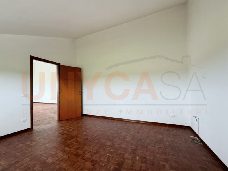 MONTEGALDELLA: proponiamo in vendita porzione di bifamiliare separata in orizzontale che si esten...