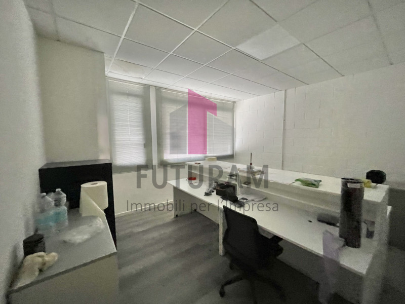 ARCUGNANO - 60FIL - PER INFO 0444/310220

Proponiamo in affitto un laboratorio con le seguenti ca...
