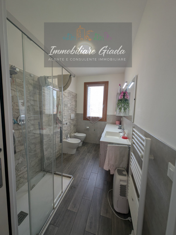 L’IMMOBILIARE GIADA VI PROPONE IN VENDITA questo splendido appartamento al piano terra nel cuore ...