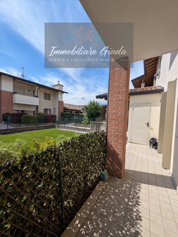 L’IMMOBILIARE GIADA VI PROPONE IN VENDITA questo splendido appartamento al piano terra nel cuore ...