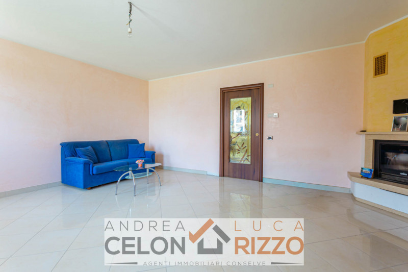 Scopri la tua nuova casa nel cuore di Pozzonovo! Proponiamo in vendita una splendida porzione di ...