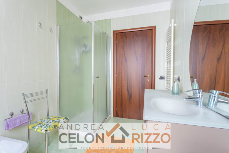 Scopri la tua nuova casa nel cuore di Pozzonovo! Proponiamo in vendita una splendida porzione di ...