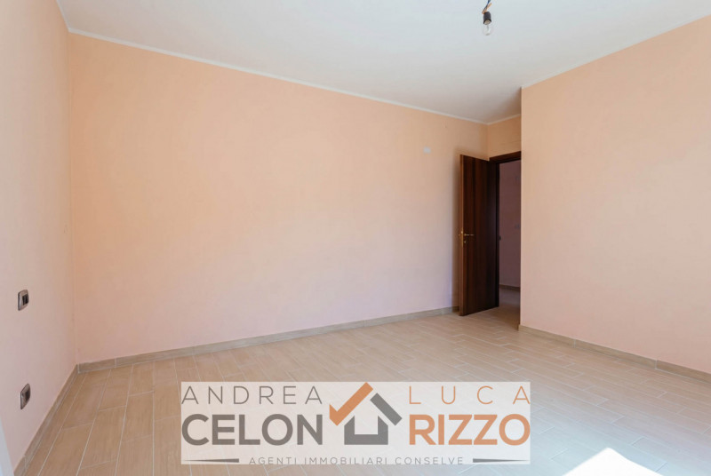 Scopri la tua nuova casa nel cuore di Pozzonovo! Proponiamo in vendita una splendida porzione di ...
