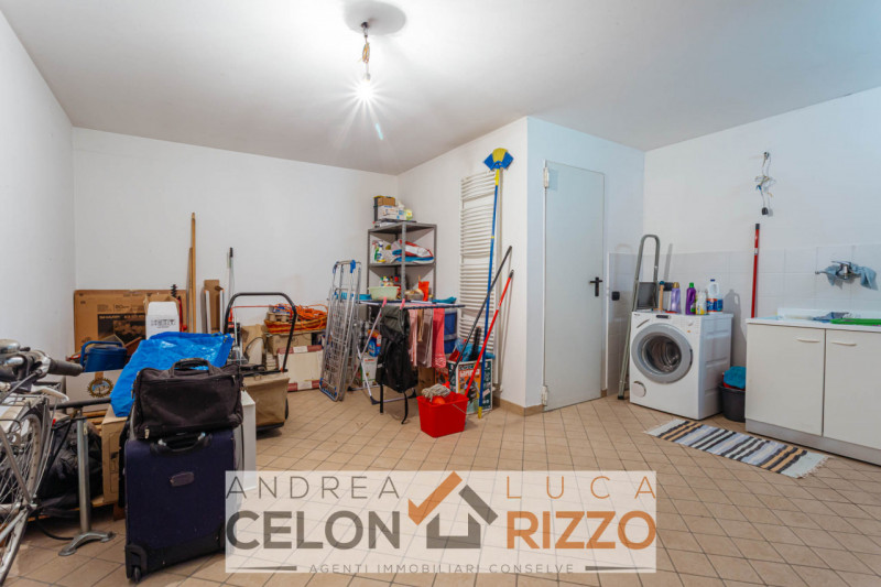 Scopri la tua nuova casa nel cuore di Pozzonovo! Proponiamo in vendita una splendida porzione di ...