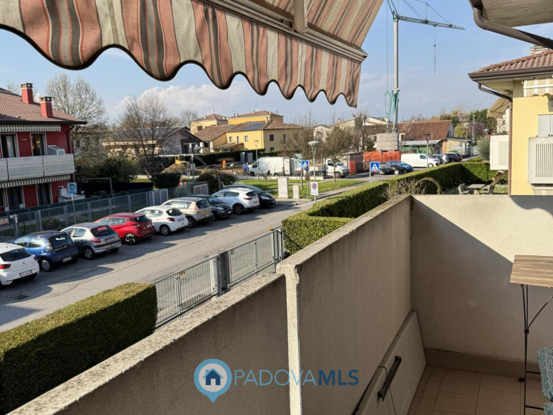 Immobile in esclusiva al Gruppo Padova MLS
Luminoso appartamento ultimo piano in piccola palazzin...