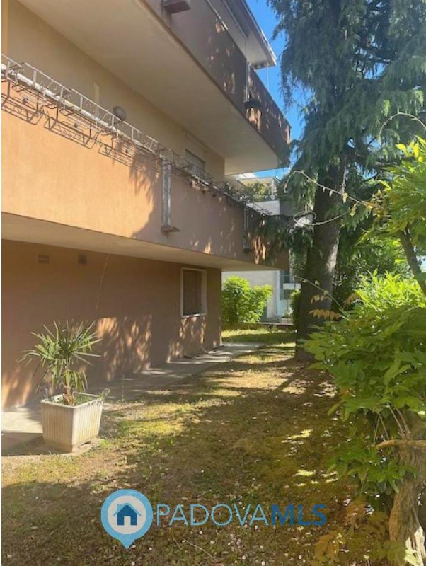 Immobile in esclusiva al Gruppo Padova MLS

Rubano in zona residenziale, comoda a scuole e serviz...