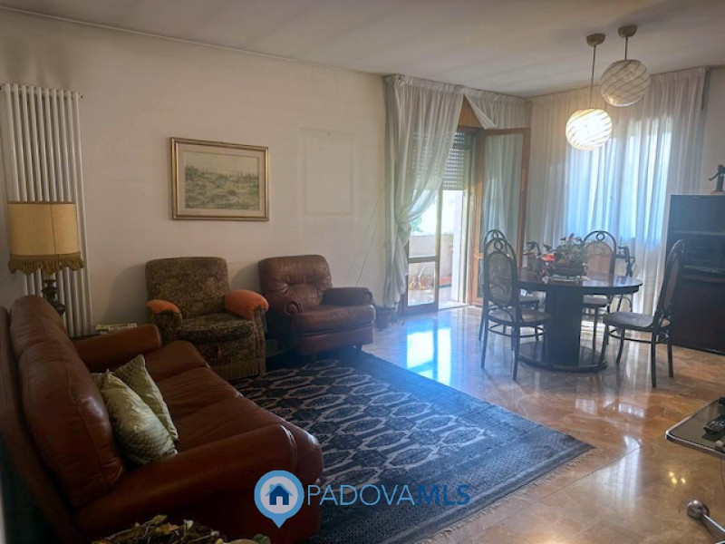 Immobile in esclusiva al Gruppo Padova MLS

Rubano in zona residenziale, comoda a scuole e serviz...
