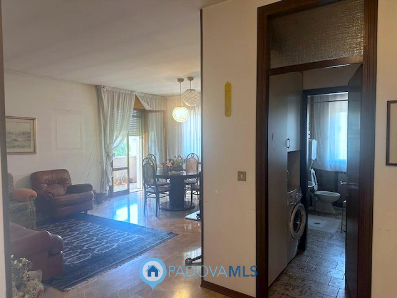 Immobile in esclusiva al Gruppo Padova MLS

Rubano in zona residenziale, comoda a scuole e serviz...