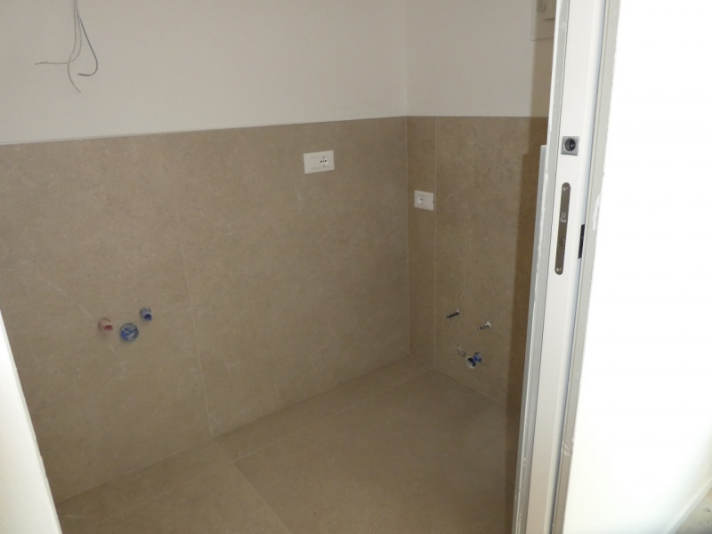 In zona ognissanti vendiamo casa singola disposta su 2 livelli RISTRUTTURATA A NUOVO.
Al piano te...