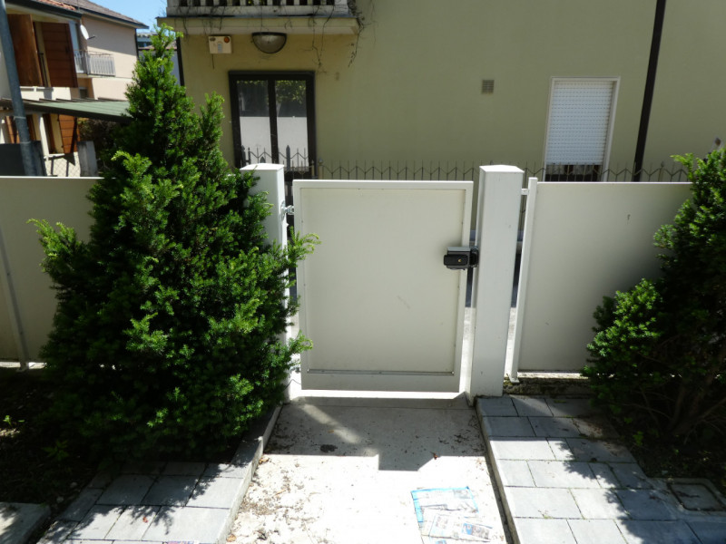 In zona ognissanti vendiamo casa singola disposta su 2 livelli RISTRUTTURATA A NUOVO.
Al piano te...