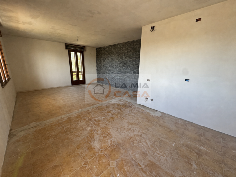 BRUGINE: appartamento al piano rialzato in palazzina di sole 4 unità composto da soggiorno con an...