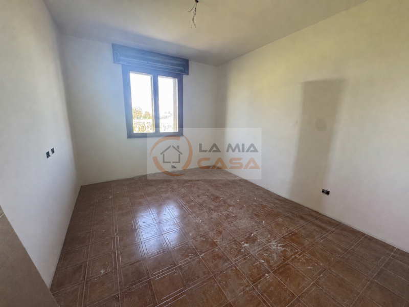 BRUGINE: appartamento al piano rialzato in palazzina di sole 4 unità composto da soggiorno con an...