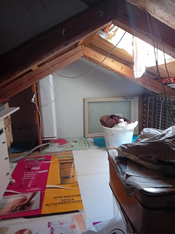 Vendesi appartamento in Cannaregio ( chiesa dei Miracoli) su palazzina di due unità, situato al s...