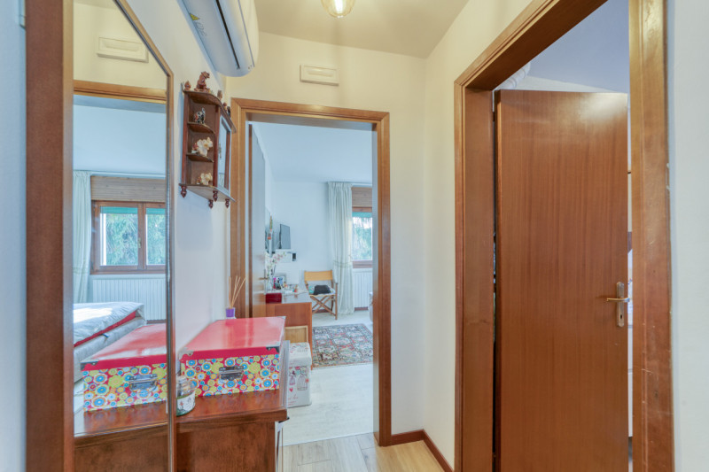 VILLAFRANCA PADOVANA -  In una zona tranquilla e immersa nel verde del comune, proponiamo in vend...