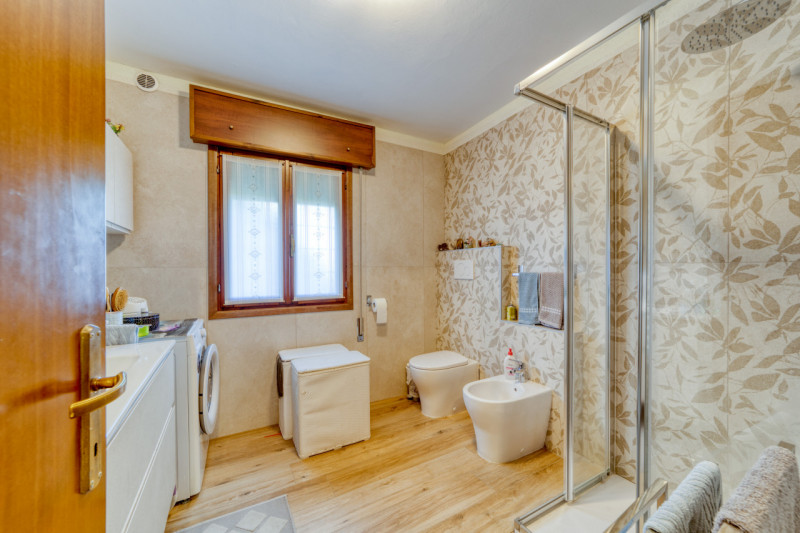VILLAFRANCA PADOVANA -  In una zona tranquilla e immersa nel verde del comune, proponiamo in vend...