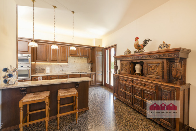 CALDOGNO: PROPONIAMO IN VENDITA UNA SPLENDIDA VILLA SINGOLA, RISTRUTTURATA E CURATA NEI MINIMI DE...