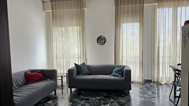 Nel cuore del quartiere Forcellini di Padova proponiamo in affitto un ampio e luminoso appartamen...