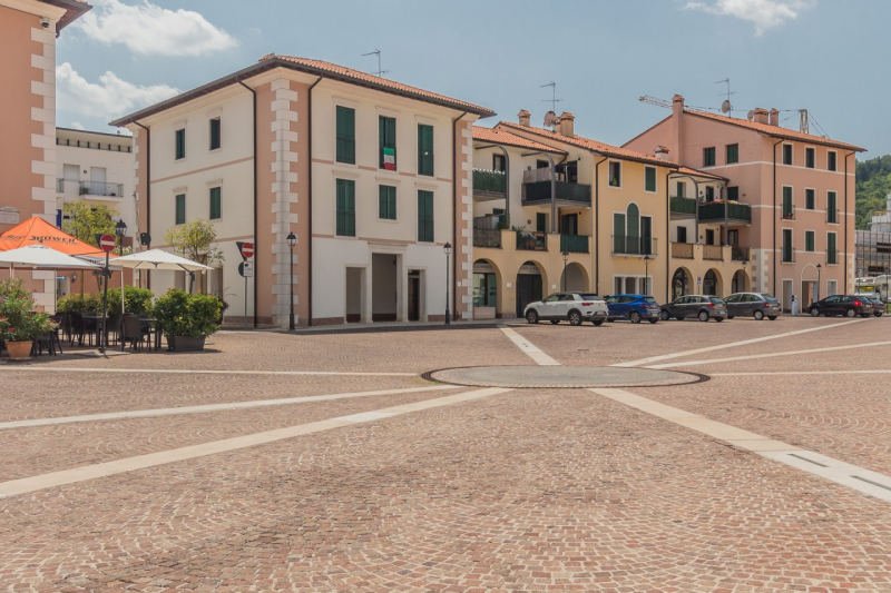 BILOCALE ARREDATO E CON GARAGE IN LOCAZIONE A TORRI DI ARCUGNANO - RIF. 8401
Nella centralissima ...