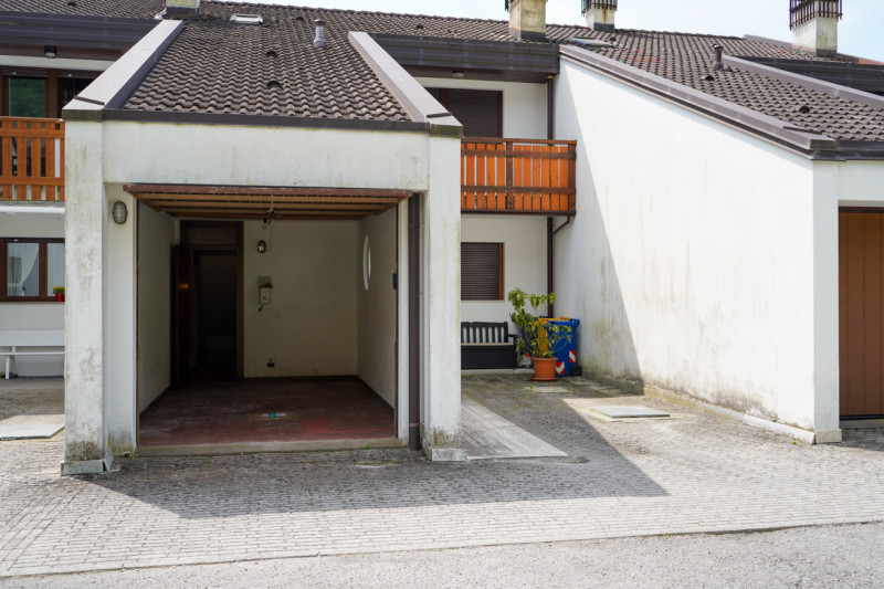 Situata a Cesiomaggiore, in una posizione privilegiata tra Feltre e la città di Belluno, questa p...
