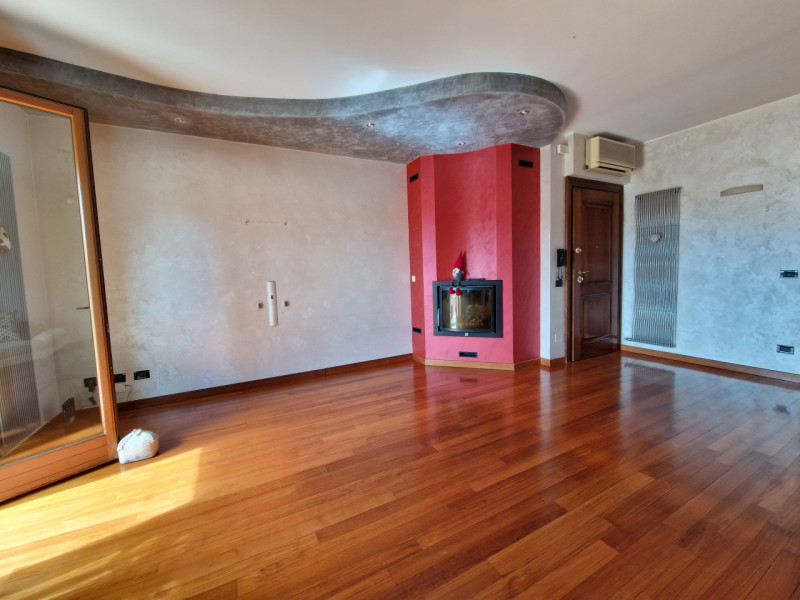 Splendido appartamento quadrilocale situato nel cuore del tranquillo quartiere di San Bellino a P...